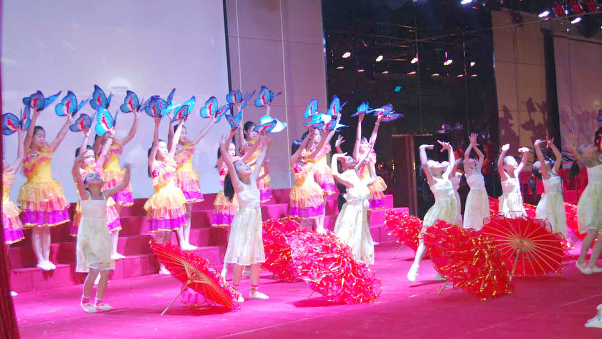 这个学校怎么样,这个学校的学生怎么样英语