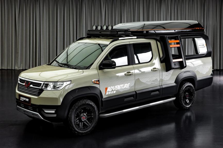 宽包围大轮圈显霸气,车顶帐篷冰箱真实用,看五菱*途征**官方改装版