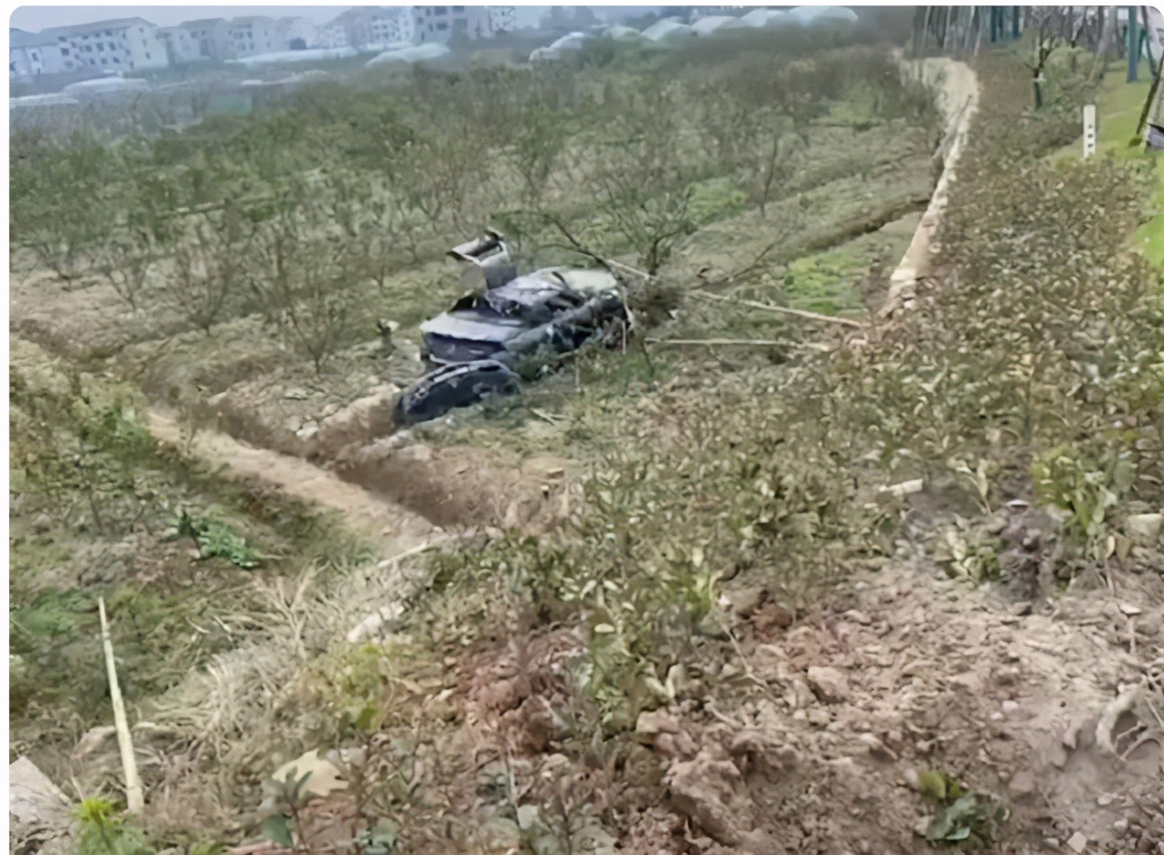 奔驰sls碰撞测试,奔驰slsamg碰撞