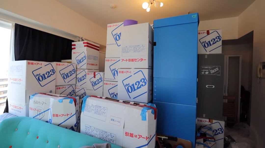 “变态”到极致的日本人，连搬家都不放过，网友拍下全过程！