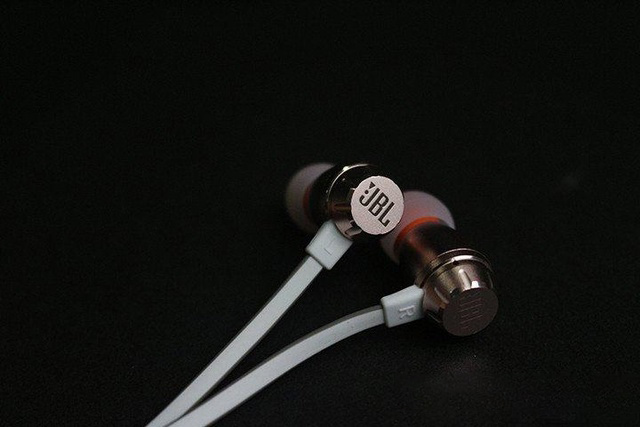 jbl半入耳耳机测评,jblt380a魅族flowbass