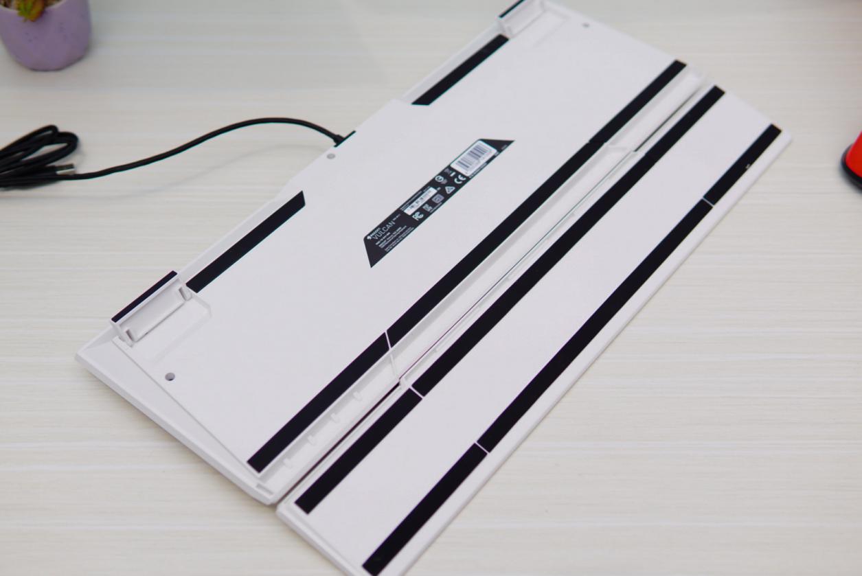 冰豹vulcan光轴键盘,冰豹发布吃鸡电竞机械键盘泰坦轴