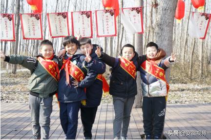 马郢搭建城乡互助桥梁，雏鹰活跃村晚放飞梦想