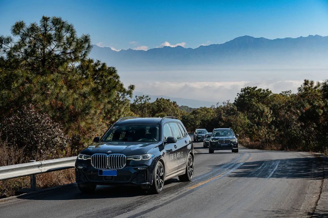 宝马7系和x7内饰哪个好,宝马7系和宝马x7哪个好