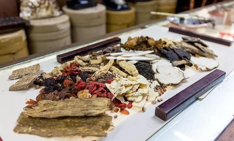 癌症后期怎么抉择,癌症病人怎么选择放疗还是化疗