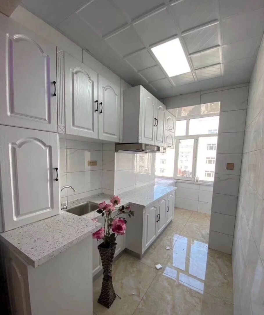 房子装完没少花钱，朋友来了都说像KTV，卫生间的管子是来搞笑的