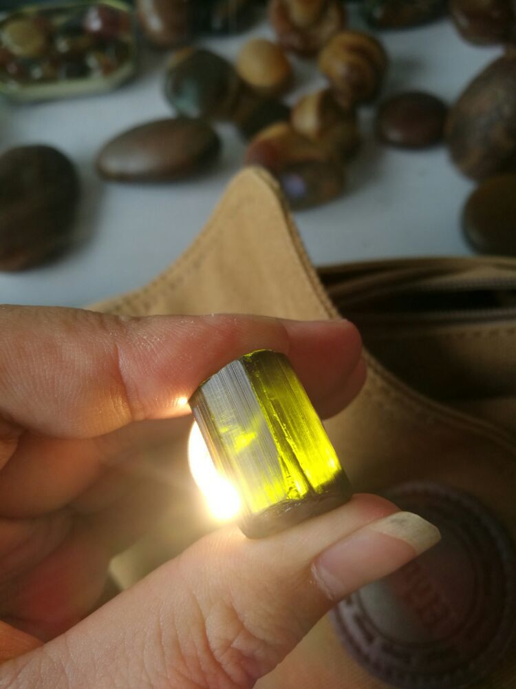 碧玺充填处理及鉴别分析,碧玺珠子充填