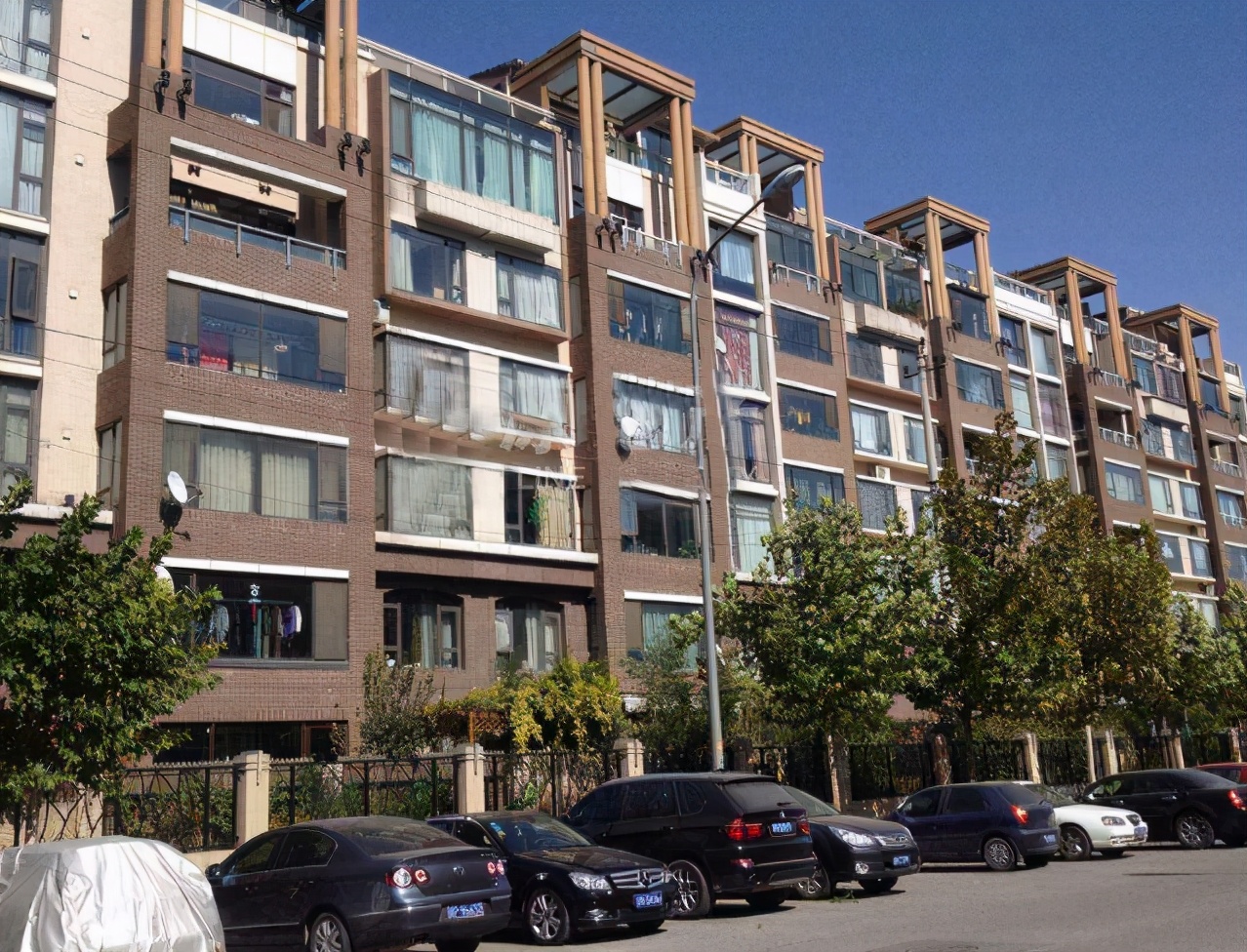 高楼层的低层为什么越来越吃香,高层真的没有低层吃香吗