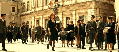 她是全球公认的最性感女神,“裸露”却不情色的人间*物尤**!