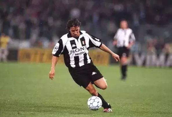 天下足球十大催泪文案,十年逝年之天下足球经典文案