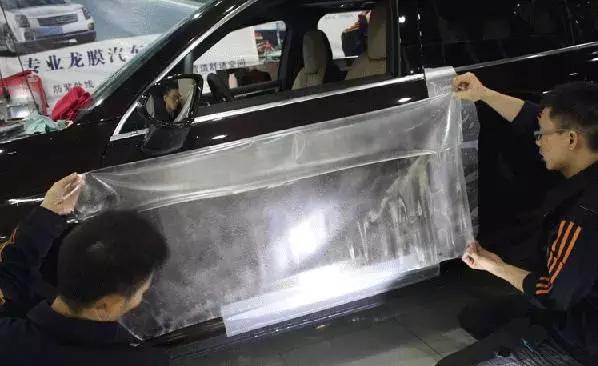 下雨天车辆太阳膜起泡泡,关于汽车太阳膜起泡的危害