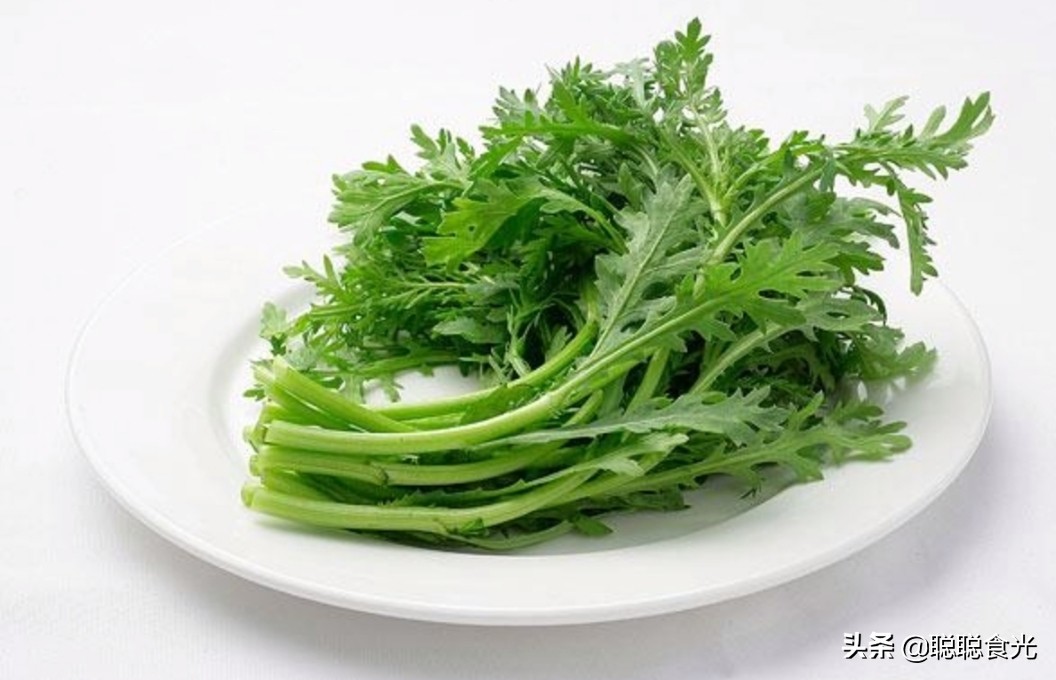 大叶茼蒿和茼蒿的区别,大叶茼蒿和小叶哪种好