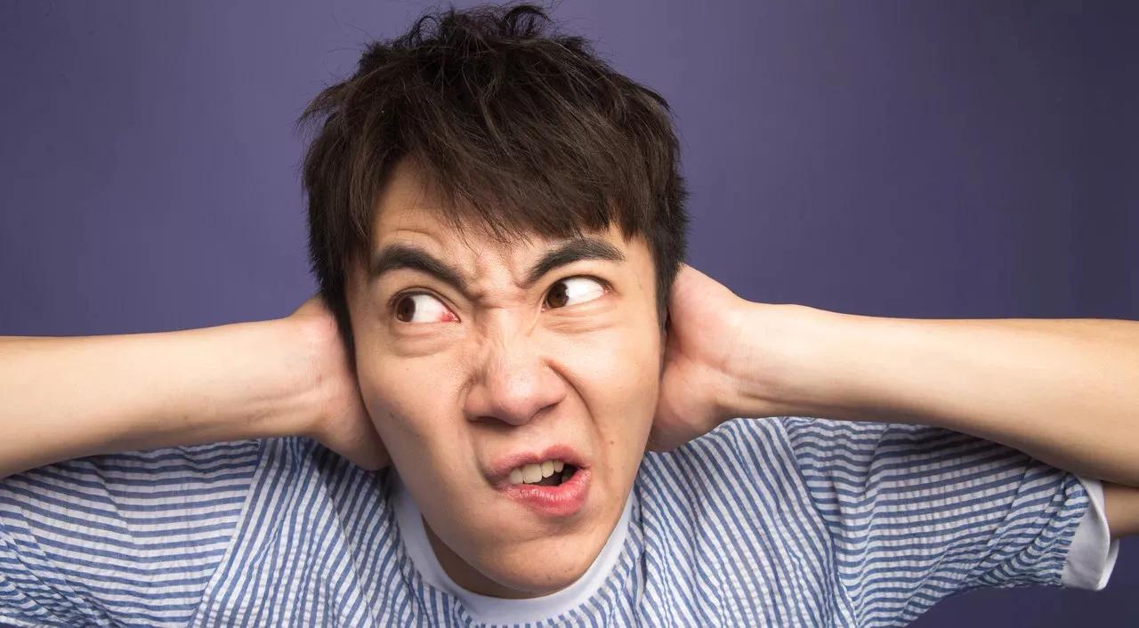 怎么区分男生喜欢你还是撩你,怎样分辨男人喜欢你