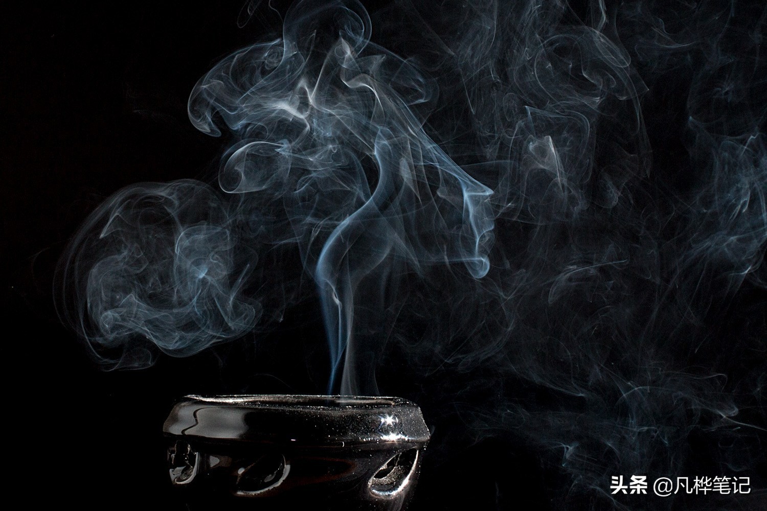 怎样夜晚拍出烟雾感,在家拍的烟雾氛围感