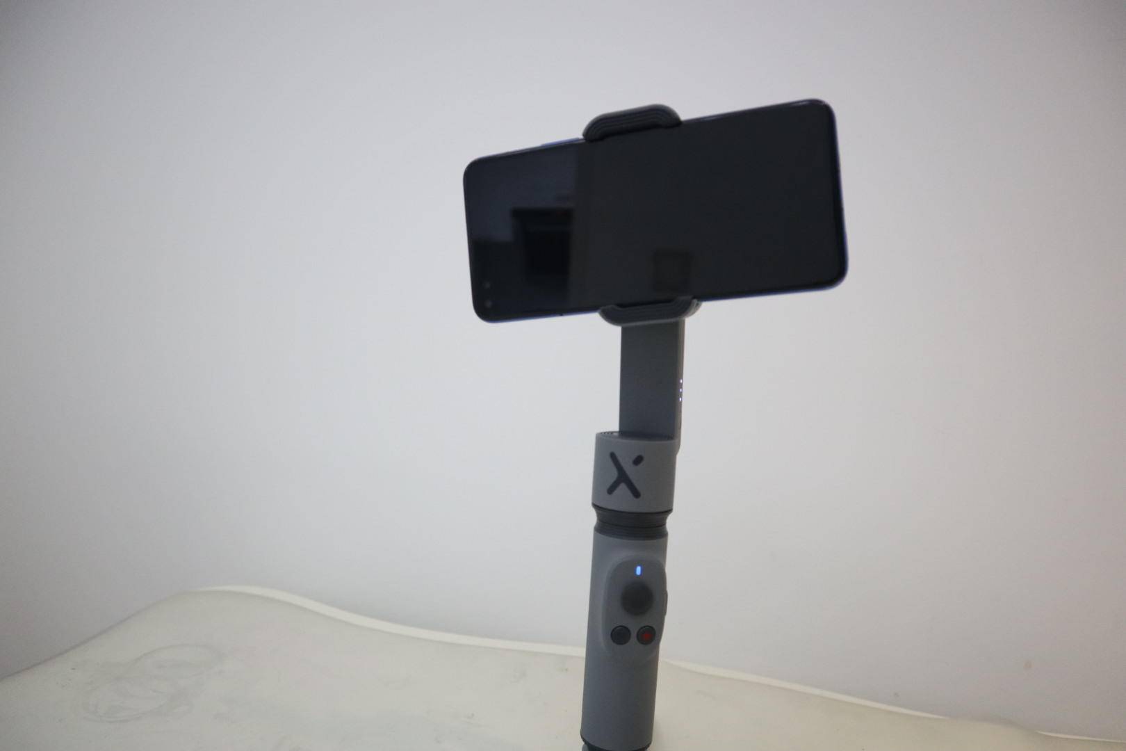 轻巧便携手机云台智云smoothx测评,智云smoothx手持手机云台