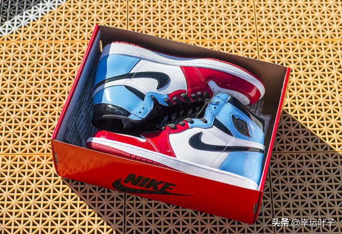 aj1低帮警灯配色,aj1反转警灯发售