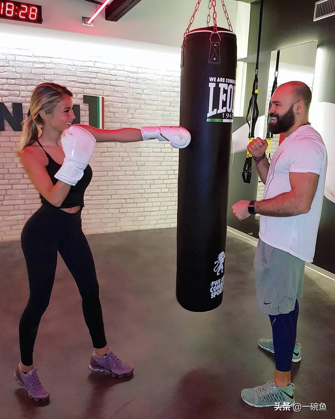 征服无数宅男，还被称为“最美女主播”，她这身材真的扛不住！