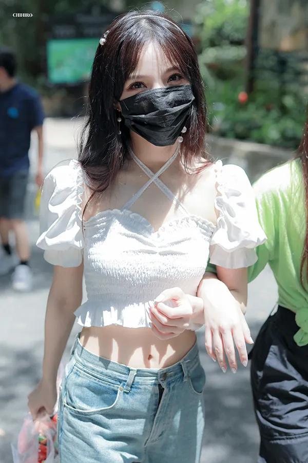 杨幂穿搭和lisa穿搭,俘获女生的穿搭