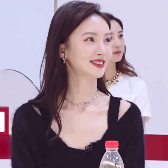 景甜改眉毛的视频,景甜的柳叶眉适合什么脸型