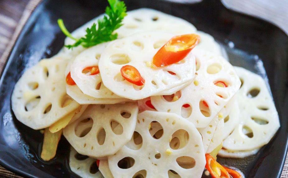 莲藕焯水防止变黑用什么化学品,藕片焯水不变黑的办法