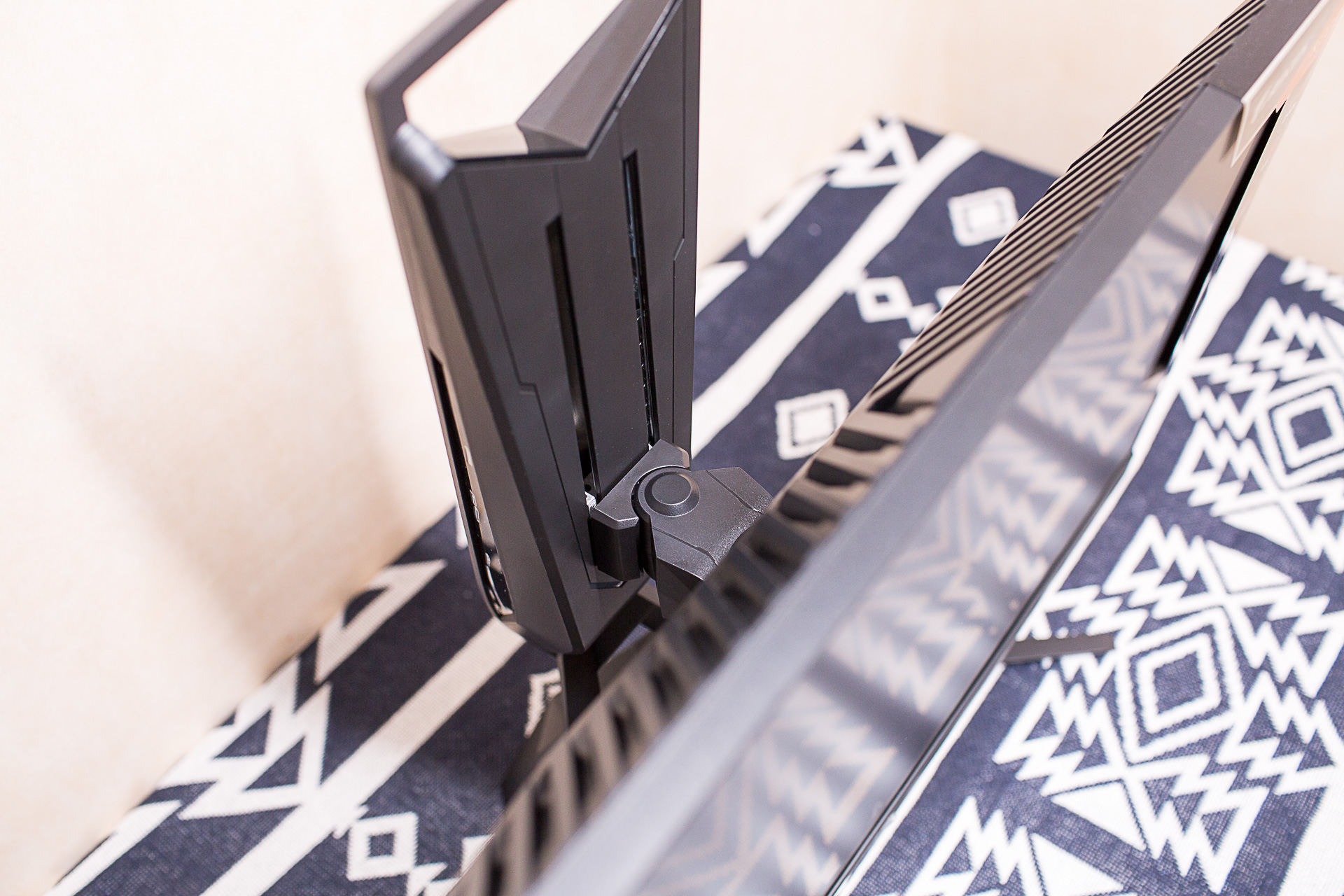 240hz原生10bit显示器,原生240hz显示器可以超频吗