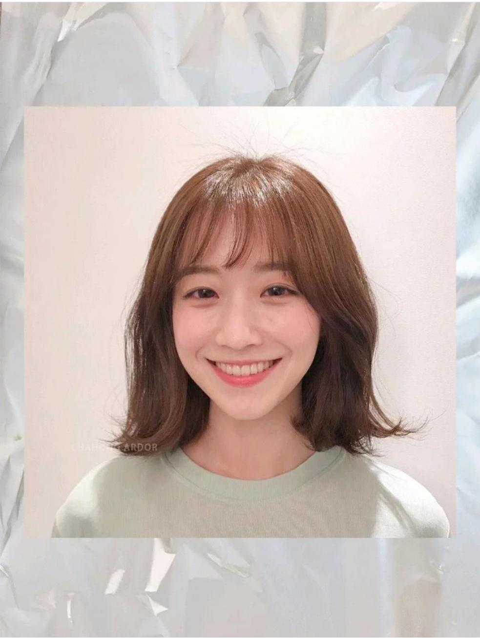 矮个子大圆脸短发烫哪种卷发好看,适合圆脸短发的羊毛卷发减龄