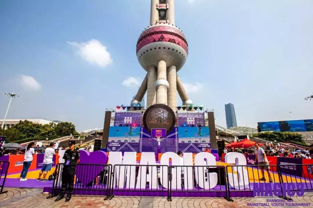 大鲨鱼罗汉琛、施宇晨出战，张兆旭解说，这是场什么比赛？