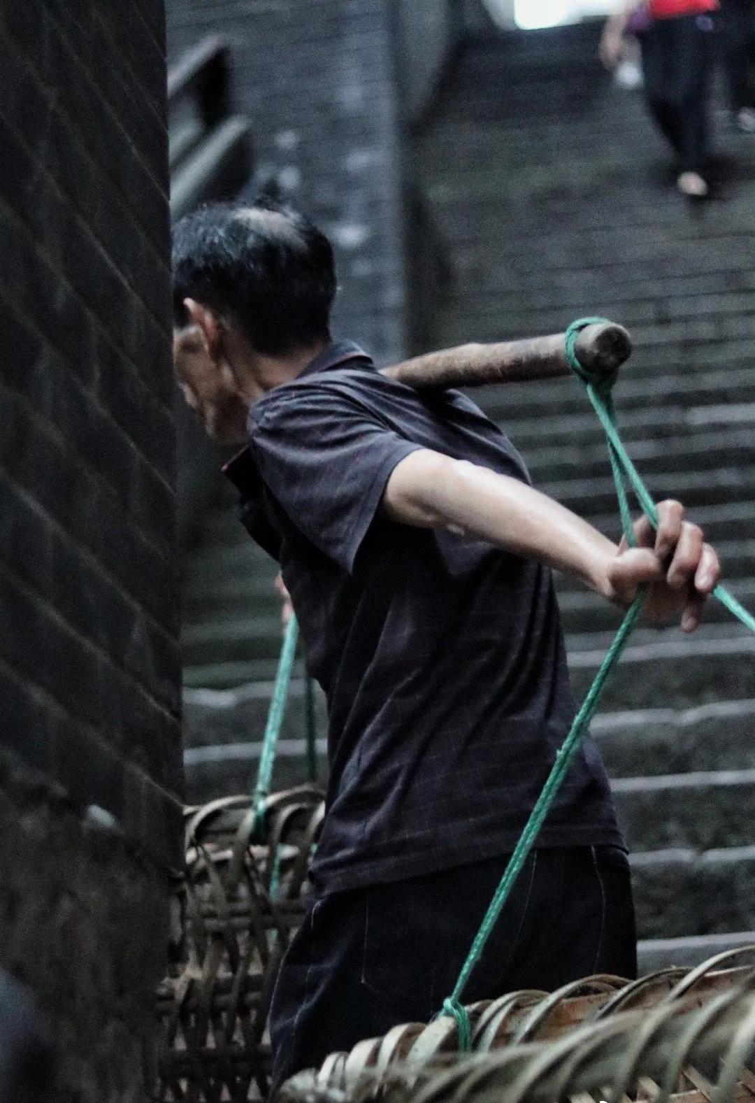 重庆以麻辣为主吗,重庆的麻辣相当于所有地方什么辣