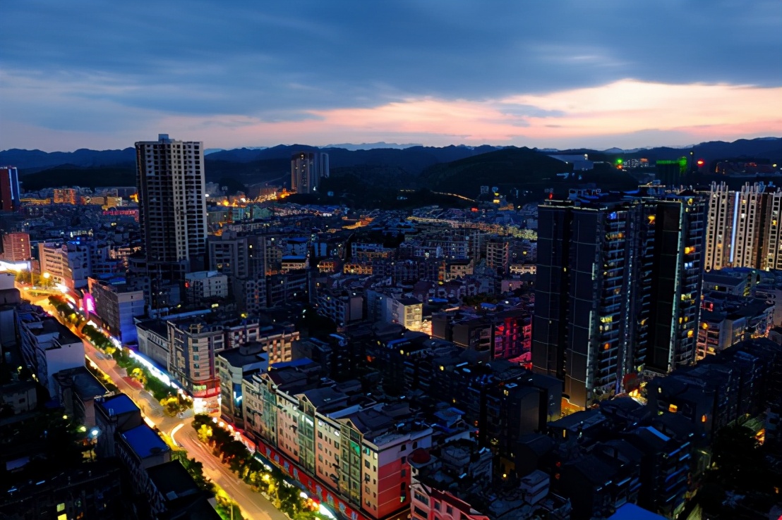 赢家通吃！不限购城市，正持棍暴打普通人