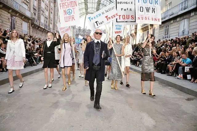 颠覆传统设计的时装秀,让你惊艳的时装秀场布置