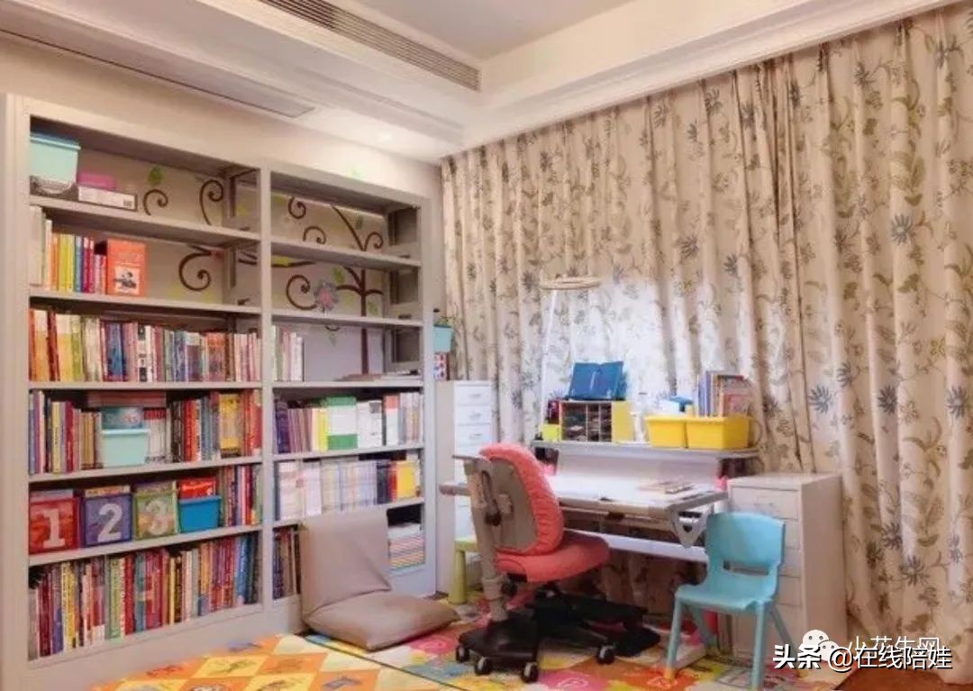 书柜开放式好看还是有门好看,书柜选开放式