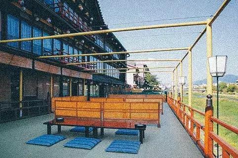 浜兘澶滄櫄绾冲噳,浜兘绾冲噳