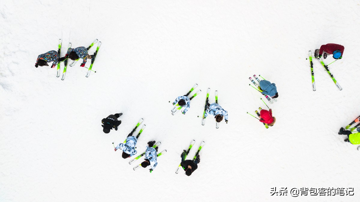 杭州边的南方最大天然滑雪场--云上星空,飘在安吉1168米高山云海