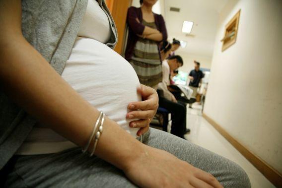 45岁阿姨怀了80后的孩子,45岁阿姨意外怀孕了