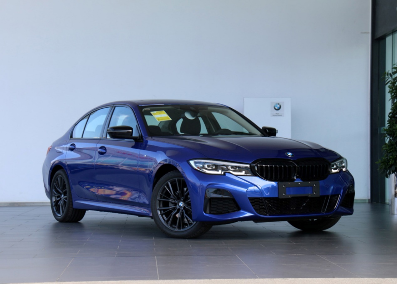 华晨宝马320/330，售价为29.39-31.89万元，满足大多数人喜好