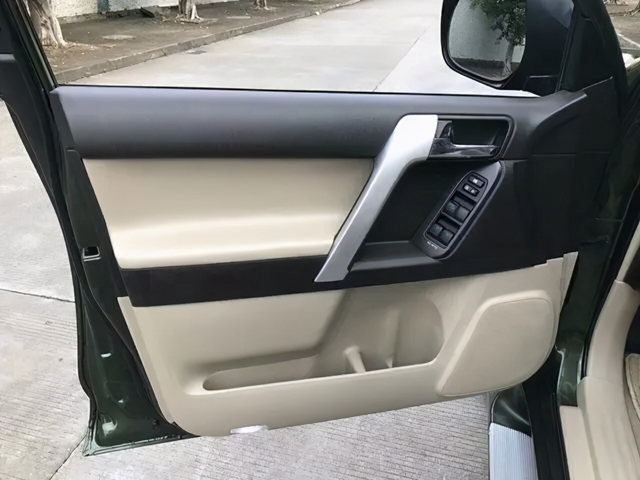 丰田霸道的越野性能有多强,丰田霸道4000真实的越野性能场景