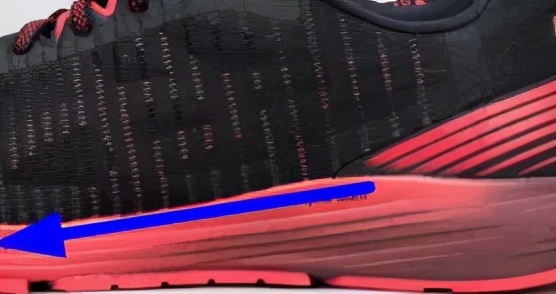 光脚硬拉可以吗,140公斤健身直腿硬拉