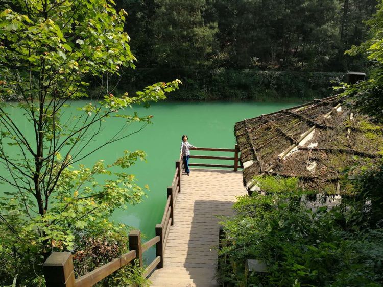 重庆溪池民宿,重庆小九寨九凤瑶池度假民宿