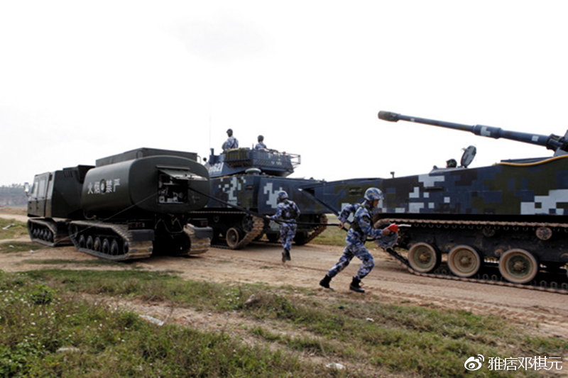 铰接式履带全地形车,中国最新款蟒式履带军用全地形车