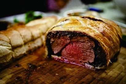 惠灵顿牛排是世界十大名菜吗,惠灵顿牛排哪里的菜比较好吃