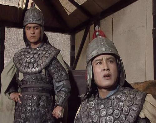 此人居高位而不骄，从不显山露水，实为曹魏“铁腰”