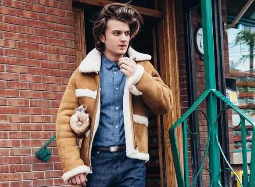 郭敬明为何叫小金人,郭敬明穿大衣完整视频