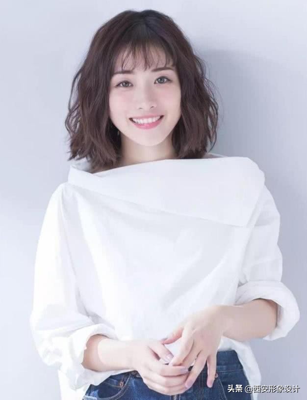 2020年最流行的发型圆脸长发中分,大圆脸女生适合的中分发型