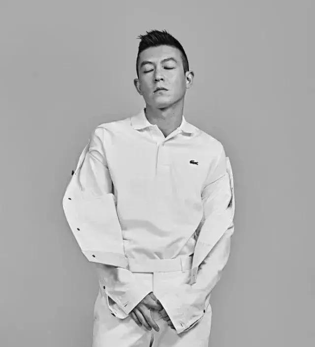 lacostepolo衫哪个颜色好,lacostepolo衫穿搭