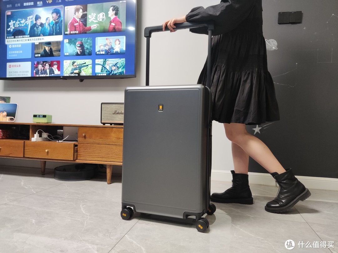 地平线8号静音万向轮旅行箱,24寸大容量行李箱地平线