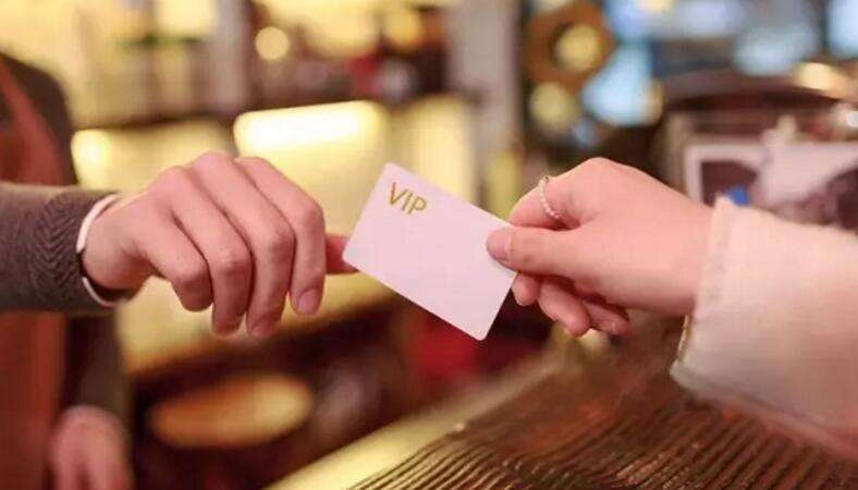 「提升」同样是开眼镜店,为什么别人经营成了旺铺?