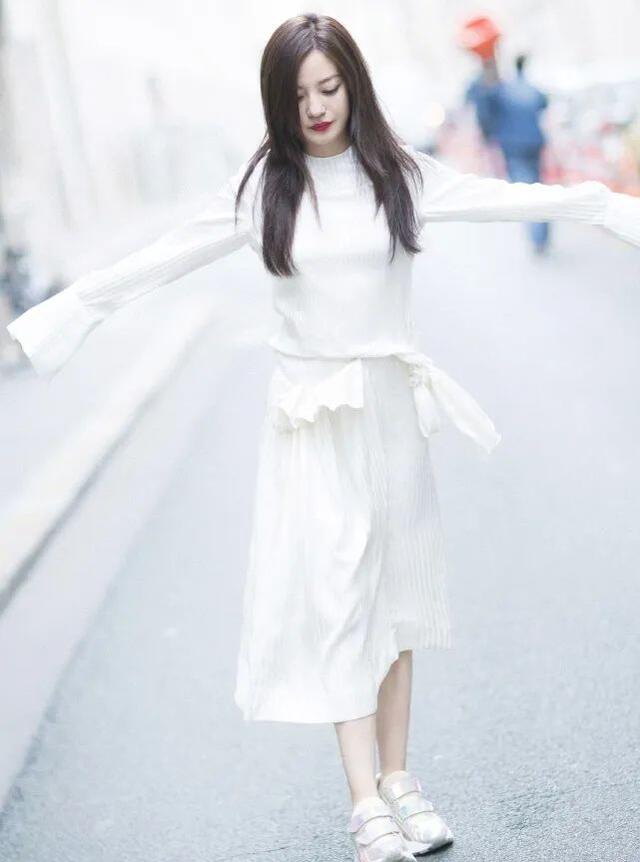 赵薇减龄穿搭,赵薇44岁的减龄