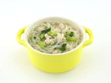 两岁宝宝吃饭能不能喂,两岁宝宝饮食能和大人一样吗