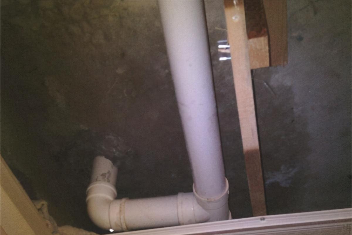 卫生间漏水不想砸地面地漏,卫生间漏水不想砸地砖怎样补救