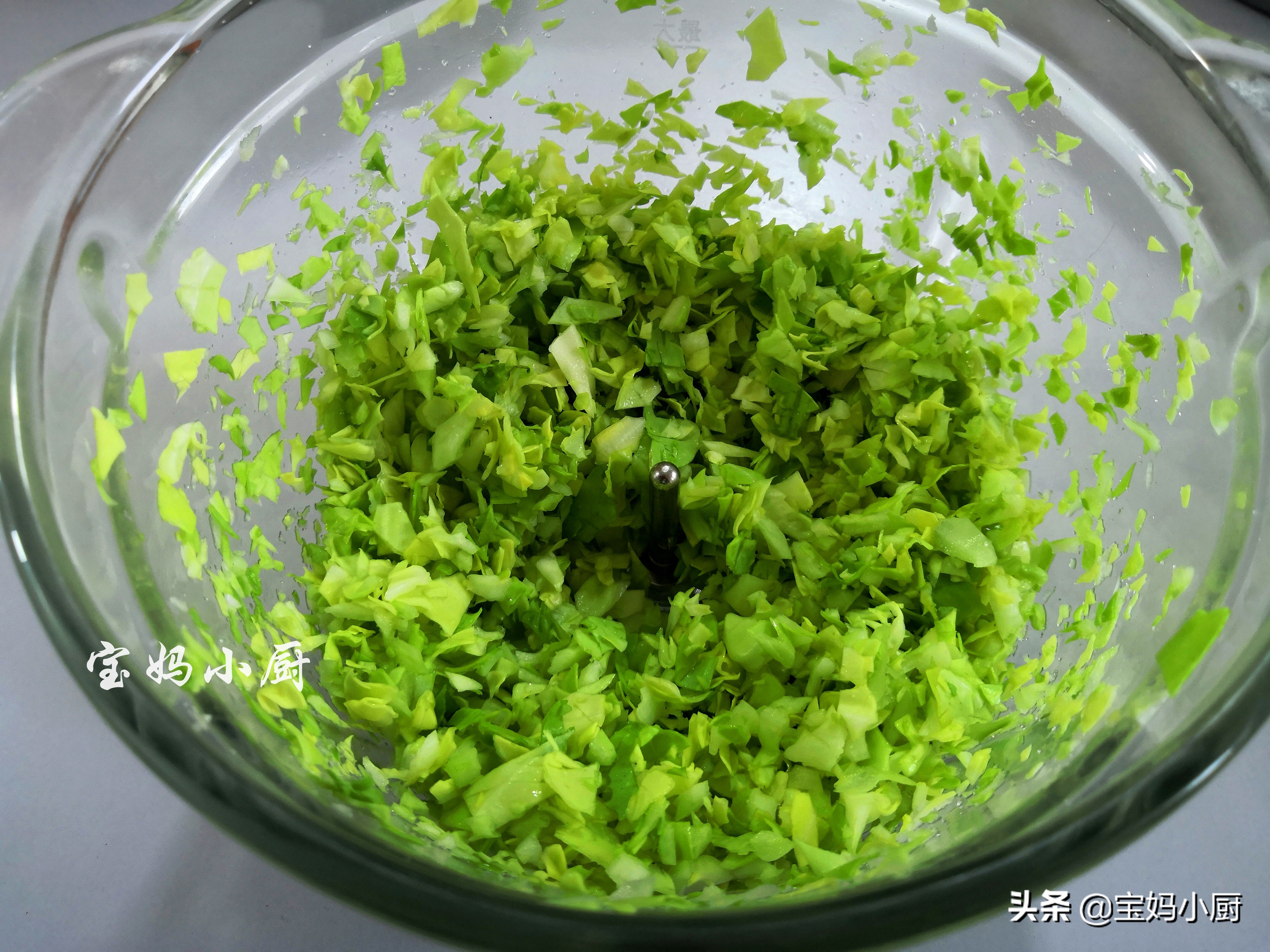 水煎包做早餐，脆底暄皮馅更香，快手上桌有窍门，照着做你也行